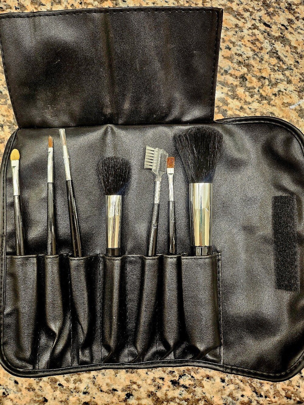 Brush Set (Make Up) with Carrying Case - 7-Piece Black
